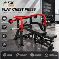 Machine de presse pectorale plate à charge de plaques SK MAX6 avec base large et crochets de chargement de plaques pour les séances de musculation en salle de sport