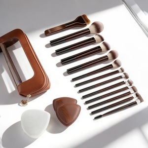 Ensemble de 13 pinceaux de maquillage marron avec étui en cuir PU, pinceaux professionnels à long manche <span class=keywords><strong>pour</strong></span> fond de teint et fard à paupières, logo personnalisé - Product Image 1