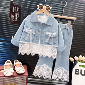 Set di <span class=keywords><strong>Abbigliamento</strong></span> Casual Primaverile e Autunnale per Bambine, Giacca in Denim con Applicazioni in Pizzo e Jeans, Design Alla Moda in Due Pezzi - Product Image 1
