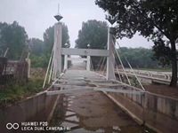 Pont en acier pour projet de transport de structure métallique courbée soudée à haute résistance et à faible teneur en carbone, fabriqué par un fabricant chinois