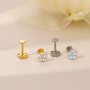 Fabriek Oem Odm Titanium Interne Schroefdraad 6 Ronde Zirkoon Bloem Platte Rug Oor Kraakbeen Piercing Sieraden Labret Lip Studs - Product Image 3