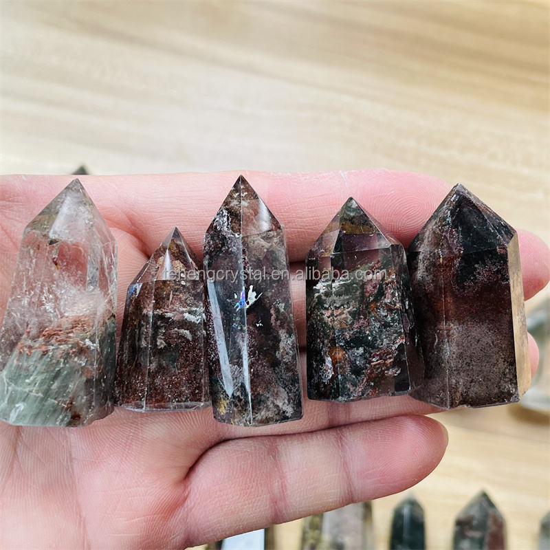 Panorama, Varie Pietre Minerali Non Tagliate E Crude, Pietra Preziosa E Raccolta Di Pietra Di Guarigione Variopinte 154709152