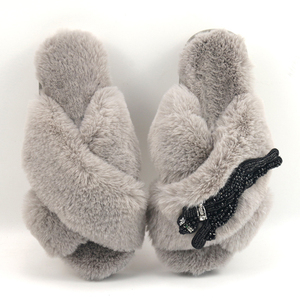 Pantofole da <span class=keywords><strong>Donna</strong></span> Personalizzate in Peluche, Calde per l'Inverno, con Fasce Incrociate, in Finta Pelliccia Soffice e Decorazioni in Strass - Product Image 1