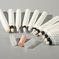 Tube à presser pour crème à lèvres/fard à joues liquide personnalisé en gros emballage en plastique de maquillage huile pour cuticules 15g forme différente tube souple de brosse