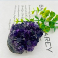 Vente en gros de pierre d'améthyste en cristal naturel pierre de guérison en grappe d'améthyste violet foncé de haute qualité pour la décoration de la maison