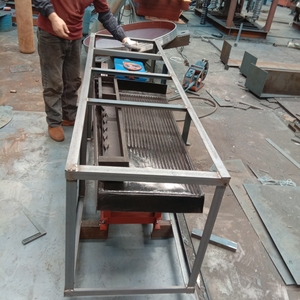 Séparateur gravimétrique <span class=keywords><strong>Stael</strong></span> de haute qualité, équipement minier, table vibrante de laboratoire 380V à commande PLC automatique - Product Image 2