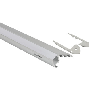 Profilé LED en aluminium anodisé série 6000 avec caoutchouc gris pour marches d'escalier, idéal pour les théâtres et cinémas - Product Image 3