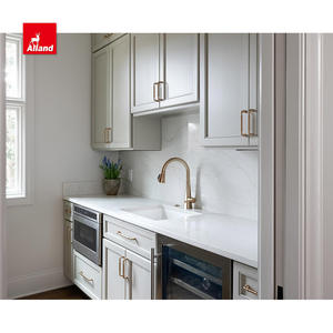 AllandCabinet Armoire de cuisine de luxe en <span class=keywords><strong>bois</strong></span> massif avec cadre américain Shaker à perles blanches et armoire cannelée avec îlot dans les villas - Product Image 6
