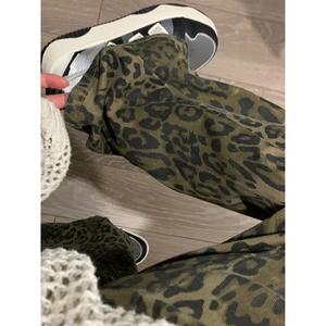 2025 primavera y otoño nuevos pantalones vaqueros con estampado de leopardo para mujer estilo Retro americano fino recto Casual pantalones de pierna ancha estilo perezoso BF - Product Image 3