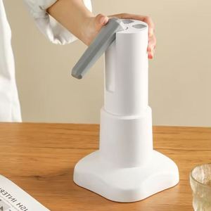 เครื่องจ่ายน้ำไฟฟ้าขนาดเล็กแบบชาร์จได้ USB พกพาได้ใหม่ปั๊<span class=keywords><strong>ม</strong></span><span class=keywords><strong>น้ำ</strong></span>ดื่<span class=keywords><strong>ม</strong></span>ตั้งโต๊ะ<span class=keywords><strong>อัต</strong></span><span class=keywords><strong>โน</strong></span><span class=keywords><strong>มั</strong></span><span class=keywords><strong>ติ</strong></span>สำหรับบ้าน/สำนักงาน - Product Image 4