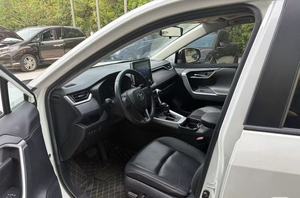 <span class=keywords><strong>RAV4</strong></span> SUV Compact <span class=keywords><strong>2021</strong></span> 2022 2023 avec performances fiables, intérieur spacieux, caractéristiques de sécurité modernes, véhicule d'occasion - Product Image 5