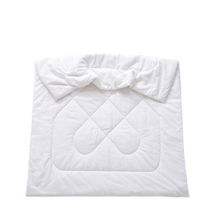 Couette d'été en polyester de petite taille personnalisée en gros Couette d'été de couleur unie respirante Style simple pour hôtel - Product Image 1