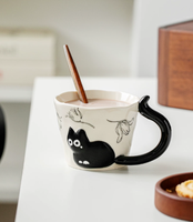 Tasse et soucoupe en céramique gaufrée motif chat noir floral dessiné à la main, avec poignée unique en forme de queue de chat, ensemble mug à café et latte