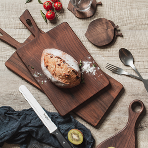 Tabla de cortar inclinada pequeña de nogal negro con mango en ángulo, tabla de cortar ligera para servir en la cocina del hogar - Product Image 2