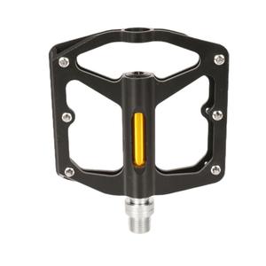 Aluminum Alloy Bicycle Pedals With Ball Bearing Steel Spindle For Road <b>Bikes</b> Durable Design <b>Red</b> Color - Product Image 3