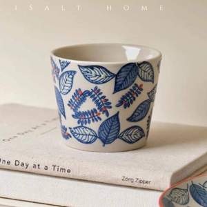 Taza de café vintage pintada a mano con relieve, diseño de hojas retro, taza creativa para latte con boca de cerdo y motivos de amor. - Product Image 4