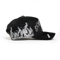 Casquette de baseball personnalisée en daim Dobby à 5 panneaux avec lettrage métallique SCREAM et imprimé flamme – Style sportif urbain unisexe