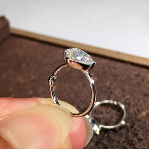 Orecchini Olensw in Oro Bianco con Diamanti Taglio a Pera, Colore D Naturale, Certificati GIA, Gioielli Classici da Sposa per Donna - Product Image 6