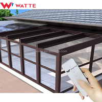 Enceinte de terrasse de porche extérieur personnalisée motorisée, rétractable et électrique avec toit coulissant en verre Solaires et maisons vitrées