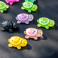 Accessoires en plastique en gros, mini tortues de dessin animé DIY, porte-clés lumineux personnalisables avec logo, décorations pour aquariums