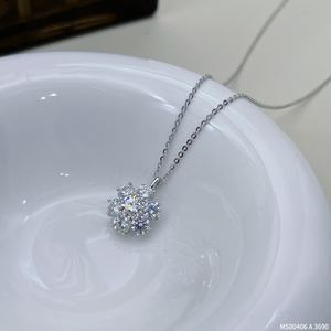 Collar con colgante de plata de ley 925 de moissanita clásica, diseño de lujo chapado en rodio para mujer, nueva moda juvenil - Product Image 2