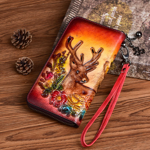 Portefeuille long en cuir véritable Ando Bag Deer à motif floral en relief, pour femme, vintage, avec fermeture éclair et dragonne - Product Image 2