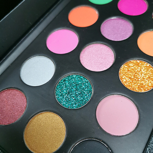 La costumbre profesional duradera maquillaje brillo 18 color <span class=keywords><strong>de</strong></span> sombra <span class=keywords><strong>de</strong></span> ojos paleta <span class=keywords><strong>de</strong></span> sombra <span class=keywords><strong>de</strong></span> ojos mate - Product Image 4