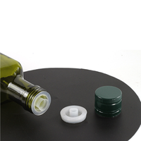 4 jeux de capuchons rétractables et d'inserts pour bouteilles d'huile d'olive avec verseur en plastique pour huile d'olive