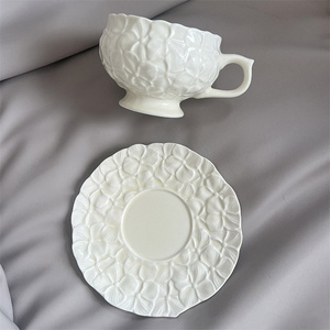 Tasse à café en céramique <span class=keywords><strong>de</strong></span> style rétro britannique avec poignée, service <span class=keywords><strong>de</strong></span> thé <span class=keywords><strong>de</strong></span> l'après-midi sûr et sûr, assiette créative pour desserts et collations - Product Image 4