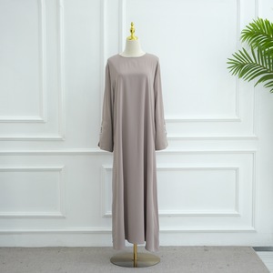 Vêtements islamiques élégants pour femmes en tissu Nida, robe musulmane modeste avec abaya fermée à perles pour les grandes tailles, style Dubaï - Product Image 5