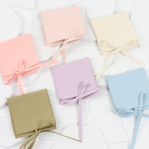 MOJIU - Bolsa de Joyería Personalizada de Microfibra de 8*8cm, Sobre de Embalaje, Seis Colores Disponibles, Moderno, Hecho en Jiangsu, China - Product Image 3