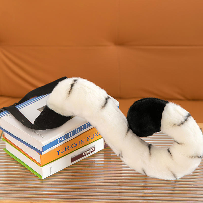 หางเสือสีขาว