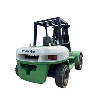Montacargas Komatsu FD70 de 7 y 5 toneladas, usado, de segunda mano, fabricado en Japón, con motor diésel y caja de cambios, en oferta. - Product Image 1