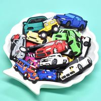 Vente en gros Bricolage Sabot Sandale Accessoires Voiture Camions Chaussures Décorations Voitures de course Charms chaussures