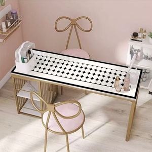 Nail Art Table Mat - Influencer Nappe en cuir d'agneau, un protecteur de table spécifique au salon de manucure - Product Image 4