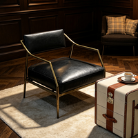 Fauteuil d'appoint en métal martelé forgé à la main, revêtu de cuir pleine fleur marron, pour salon et hôtel