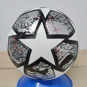 Promotionnel, haute qualité, PU, N° 5 ballons de football personnalisables avec logo, durables pour les matchs de football - Product Image 1