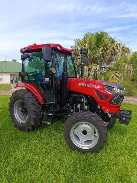 Multifunctional Compact Small Farm Tractor for Agriculture and Farm Land Equipment