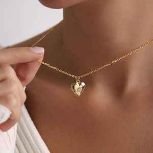 Collar con Colgante de Medallón en Forma de Corazón Pequeño con Foto Personalizada, Chapado en Oro de 18k sobre Acero Inoxidable, con Circonita como Piedra de Nacimiento, para Mujer - Product Image 3