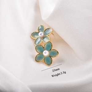 Nouvelle Arrivée Boucles d'Oreilles Fleur à 5 Pétales Multicolores en Acier Inoxydable Plaqué Or 18K Style Français Floral pour Usage Quotidien - Product Image 4
