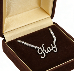 จี้ห้อยคอแบบปรับแต่งชื่อได้ <span class=keywords><strong>Hiisees</strong></span> ชุบทอง 18K พร้อมสร้อยคอเทนนิสประดับเพชร CZ สำหรับผู้หญิงผู้ชาย ทำจากทองเหลืองและเพชรซิร์คอน เหมาะสำหรับเป็นของขวัญ - Product Image 4