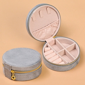 Boîte de rangement à bijoux ronde en velours EVERWIN avec fermeture éclair, étui de rangement portable pour bagues, boucles d'oreilles, colliers, intérieur doublé - Product Image 4