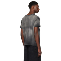 Modieus trendy rib gebreide crewneck t-shirt met verbleekte en verweerde effecten, 100% katoenen jersey, ademend, milieuvriendelijk, losvallende pasvorm, grijs, met print.