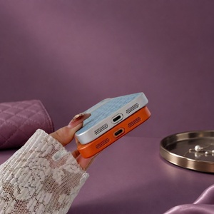 Gestikte schokbestendige iPhone telefoonhoes op maat - Product Image 5