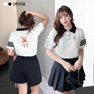 Camiseta Polo Blanca Runqi N7939 de Talla Grande con Cuello Negro y Bordado de Dibujos Animados, Manga Corta, Estilo Universitario para Mujer - Product Image 3