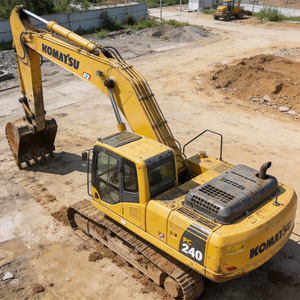 Excavadora de cadenas Komatsu usada, en buen estado, piezas originales, sin accidentes, sin reacondicionamiento, pocas horas de uso, excelente relación calidad-precio. - Product Image 3