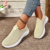 Chaussures d'été respirantes en maille pour femmes, à semelle souple et légère, à enfiler, grandes tailles, à talon bas, motif uni