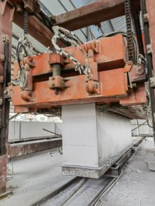 Ligne de production de panneaux muraux en briques AAC à faible coût, avec boîte de vitesses PLC, technologie allemande de pointe, certifiée ISO/CE, automatique - Product Image 2