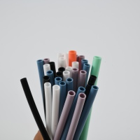 Tuyau en silicone noir haute température XJ Industrial - Tailles personnalisées, tuyau résistant à la chaleur pour l'industrie alimentaire et les laboratoires