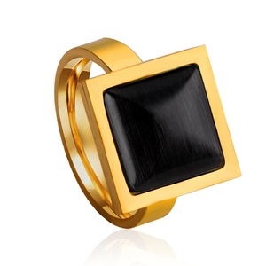 Bagues en acier inoxydable personnalisables en gros, plaquées or 18 carats, étanches, décontractées, avec pierres précieuses noires carrées - Product Image 1